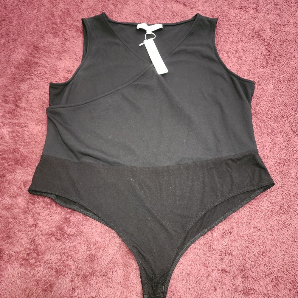 The Modern Abstract Black Sleeveless Surplice V-Neck Bodysuit XXL TMA-E10 NWT
